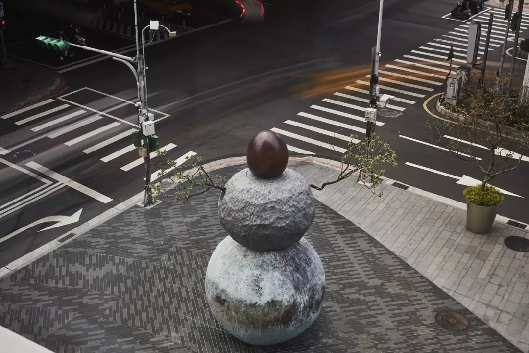 現代景觀(guān)雕塑裝置藝術(shù)賞析