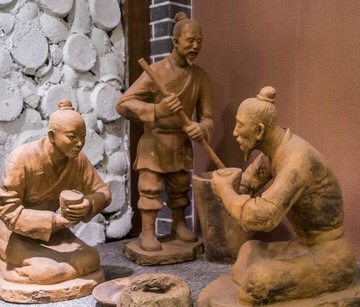 鄭州<a target=_blank href='http://'>藝術(shù)景觀(guān)雕塑</a>
